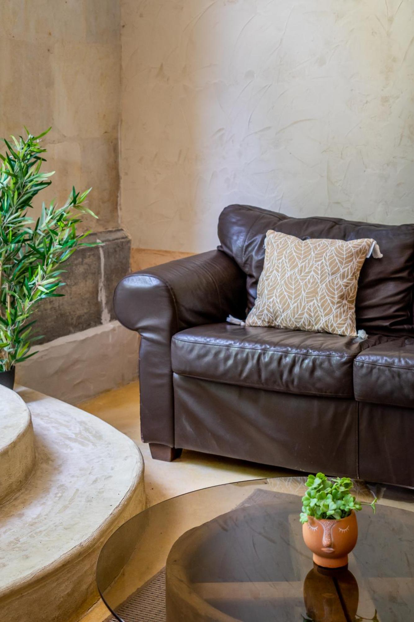 Ultimate Relaxation For Family Or Group At Renowned Couvent Des Ursulines, A Tranquil Escape In Historic Pezenas Βίλα Δωμάτιο φωτογραφία