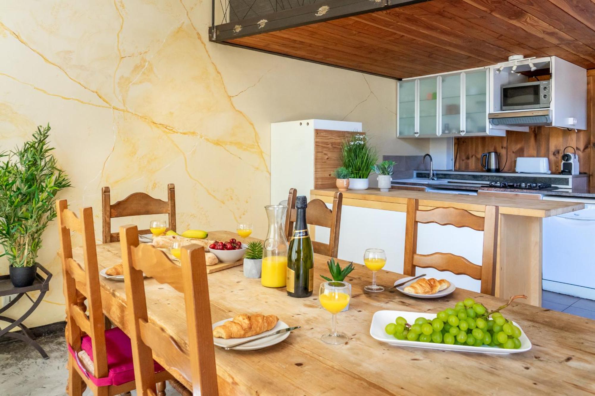 Ultimate Relaxation For Family Or Group At Renowned Couvent Des Ursulines, A Tranquil Escape In Historic Pezenas Βίλα Δωμάτιο φωτογραφία